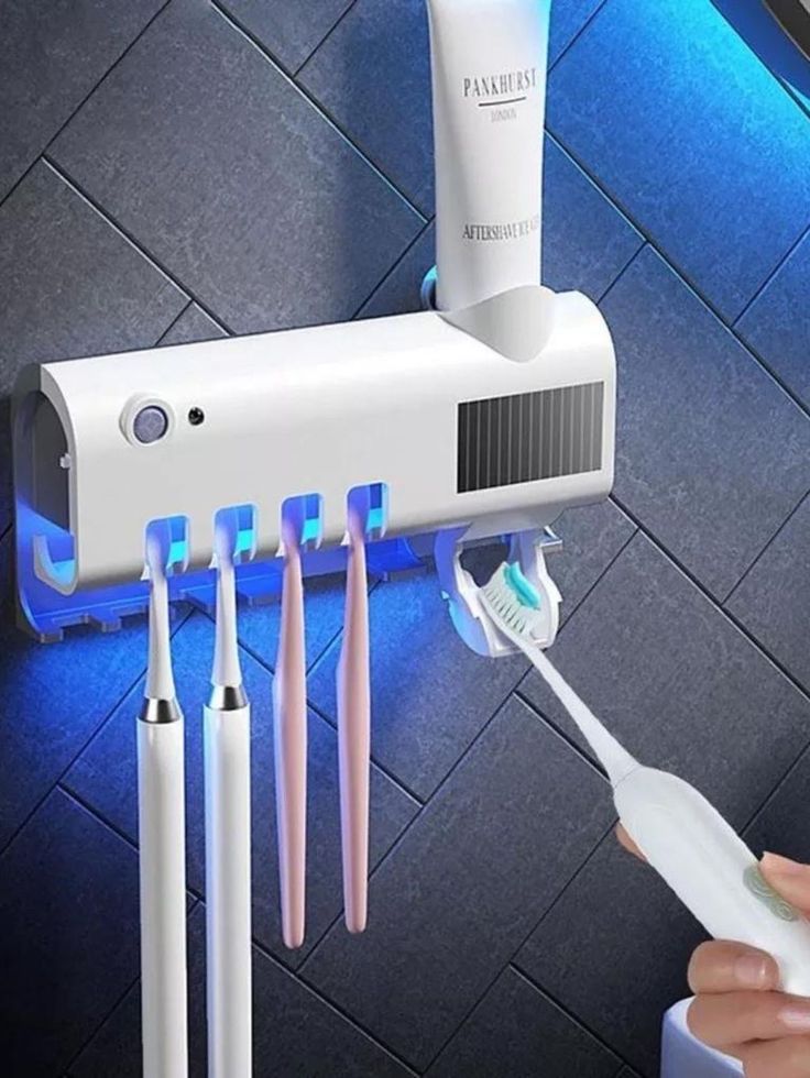 Esterilización UV + Dispensador de Crema Dental + Porta Cepillos